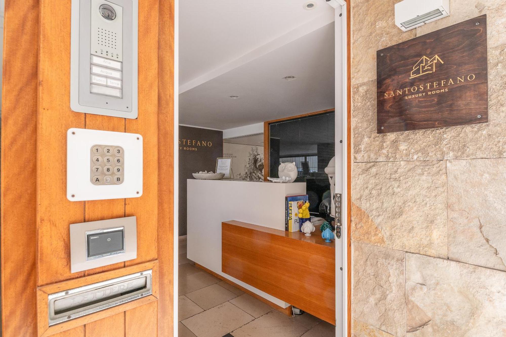 Santo Stefano Raro Rooms Collection Brindisi Exteriör bild